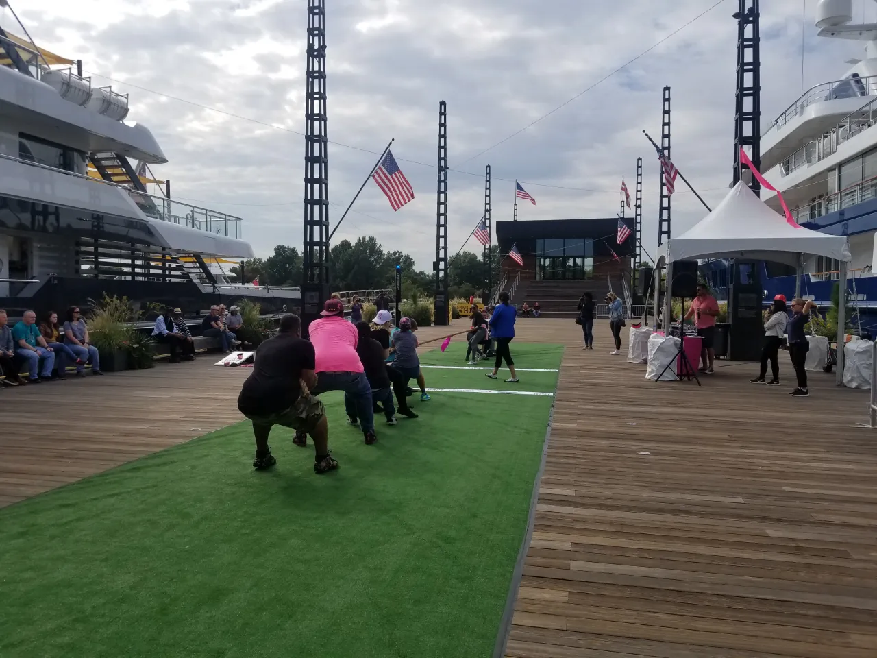 Team's playing tug of war